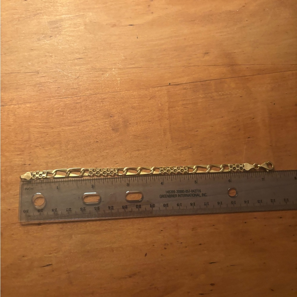 Elegant Gold Bracelet for Women